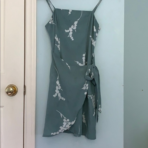 Cute summer greenish floral dress. - Picture 1 of 3